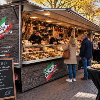 Hartige broden bij D & D Delicatessen Breda